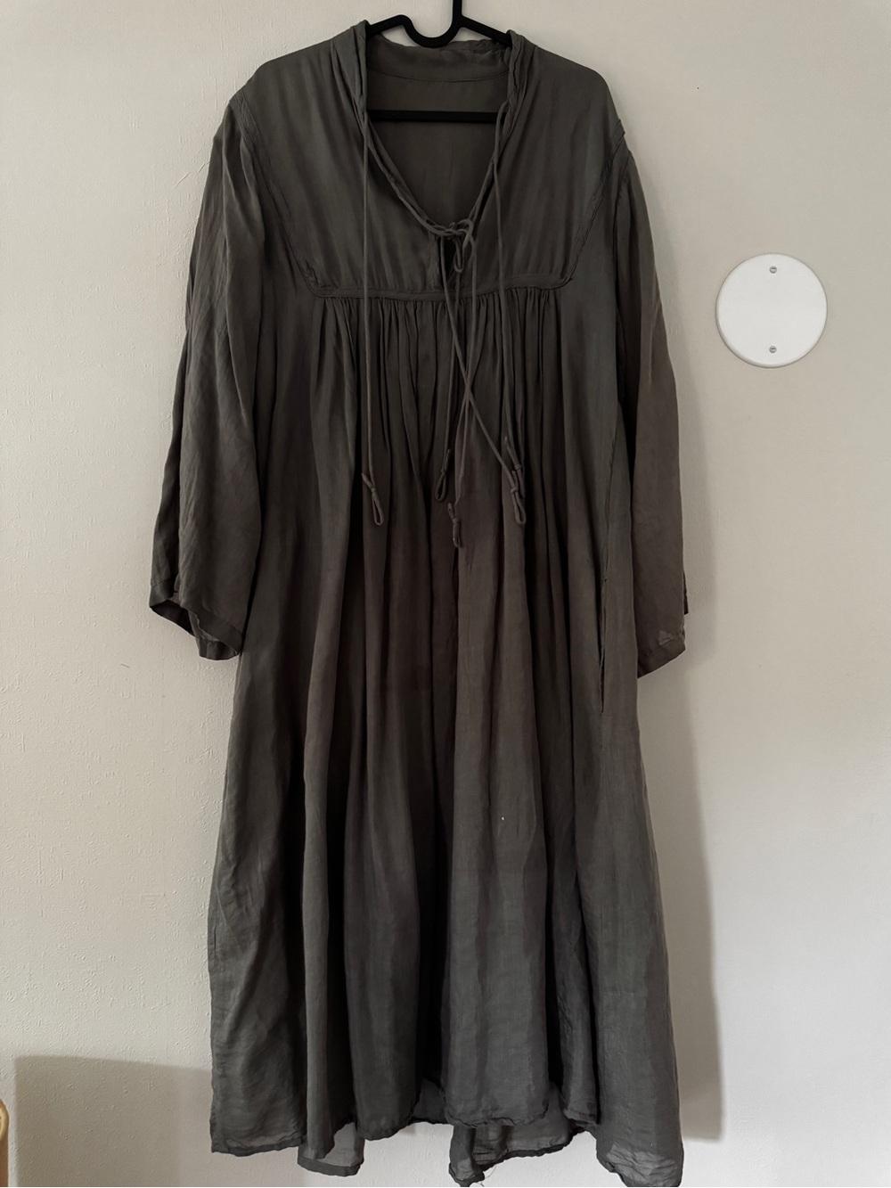 Vintage Indian Cotton Women's Flowy Tie-Neck Midi Dress in Olive/Grey